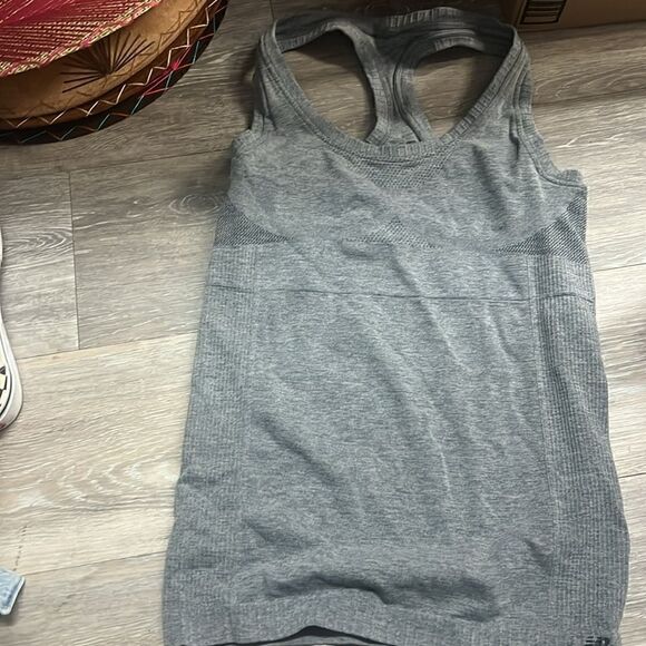 New Balance Women's Workout Tank - Gray - Medium - LIKE NEW - Picture 1 of 5